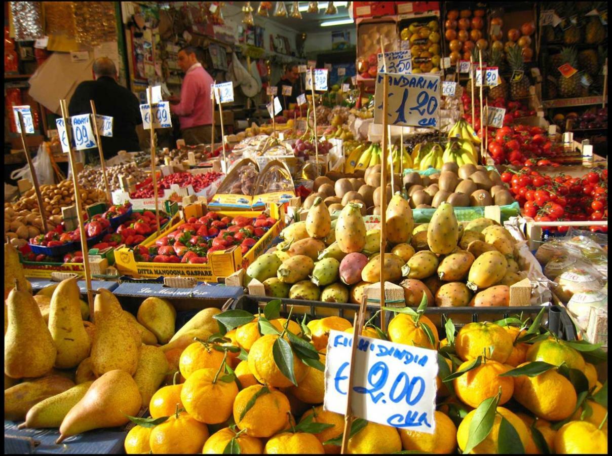Apartment For 2 In Catania, B&B Le Voci Del Mercato Zewnętrze zdjęcie